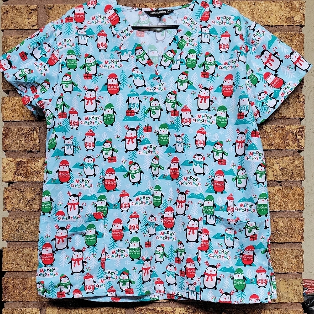 Cassandra O Merry Christmas Penguin Print Short Sleeve Scrubs Size Large